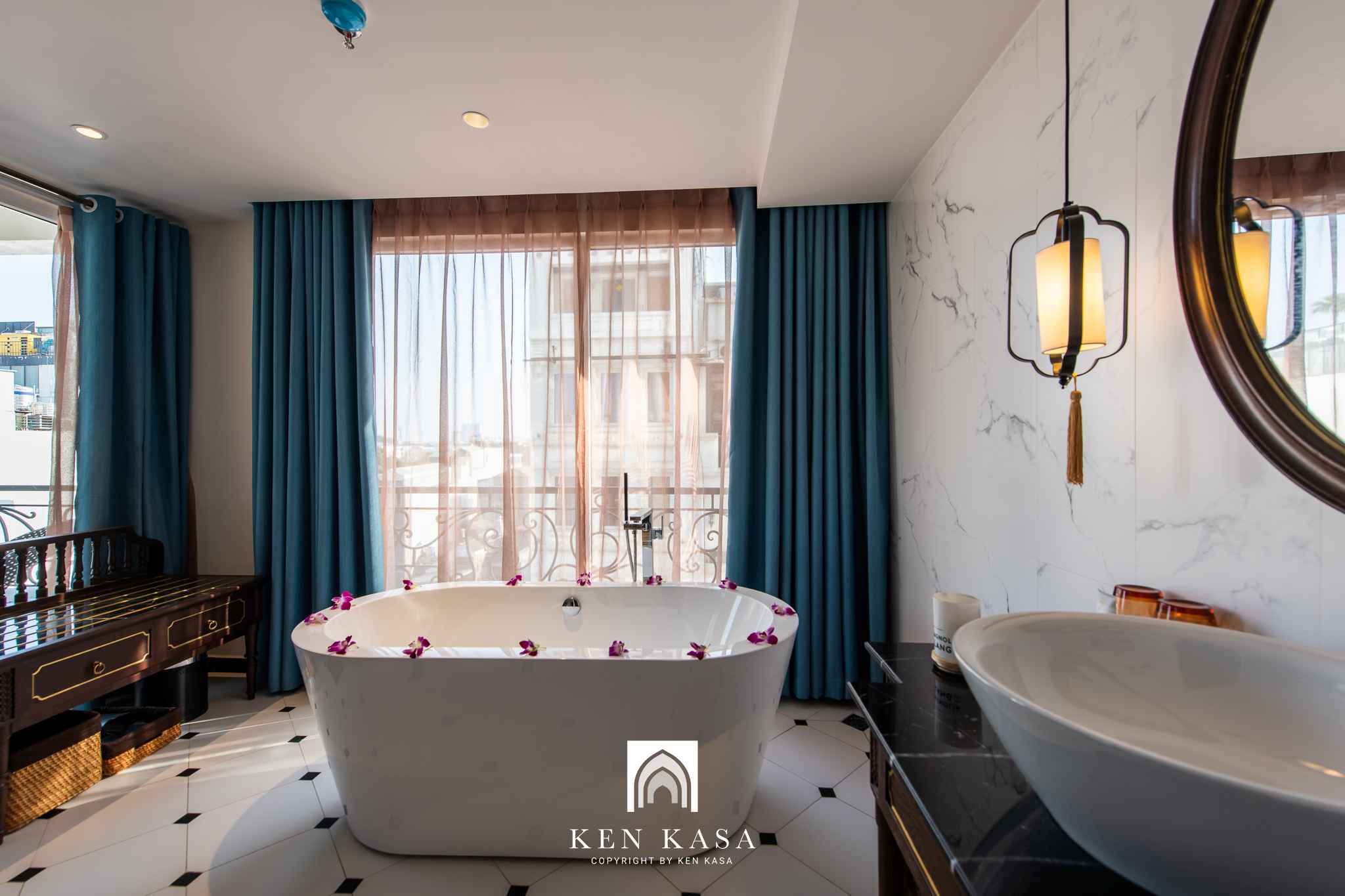 Thiết kế bồn tắm sứ cao cấp 